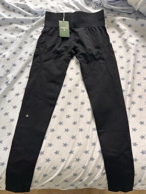 HALAR Black BOOTY LIFT  High-Waist Performance Leggings